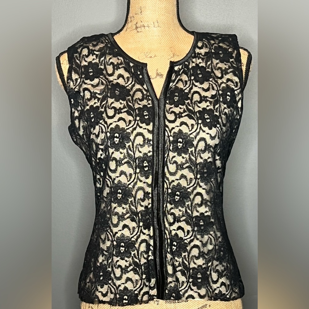 Beautiful Black Flower Lace Top with Neutral lining - Medium Petite
